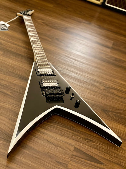 Jackson JS Series King V JS32 with Amaranth FB in Black with White Bevels