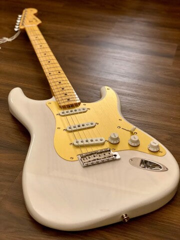 Fender Japan Heritage 50s Stratocaster with Maple FB in White Blonde