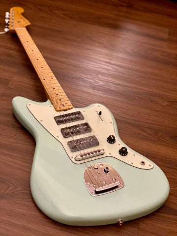 Fender Noventa Jazzmaster - Surf Green with Maple Fingerboard