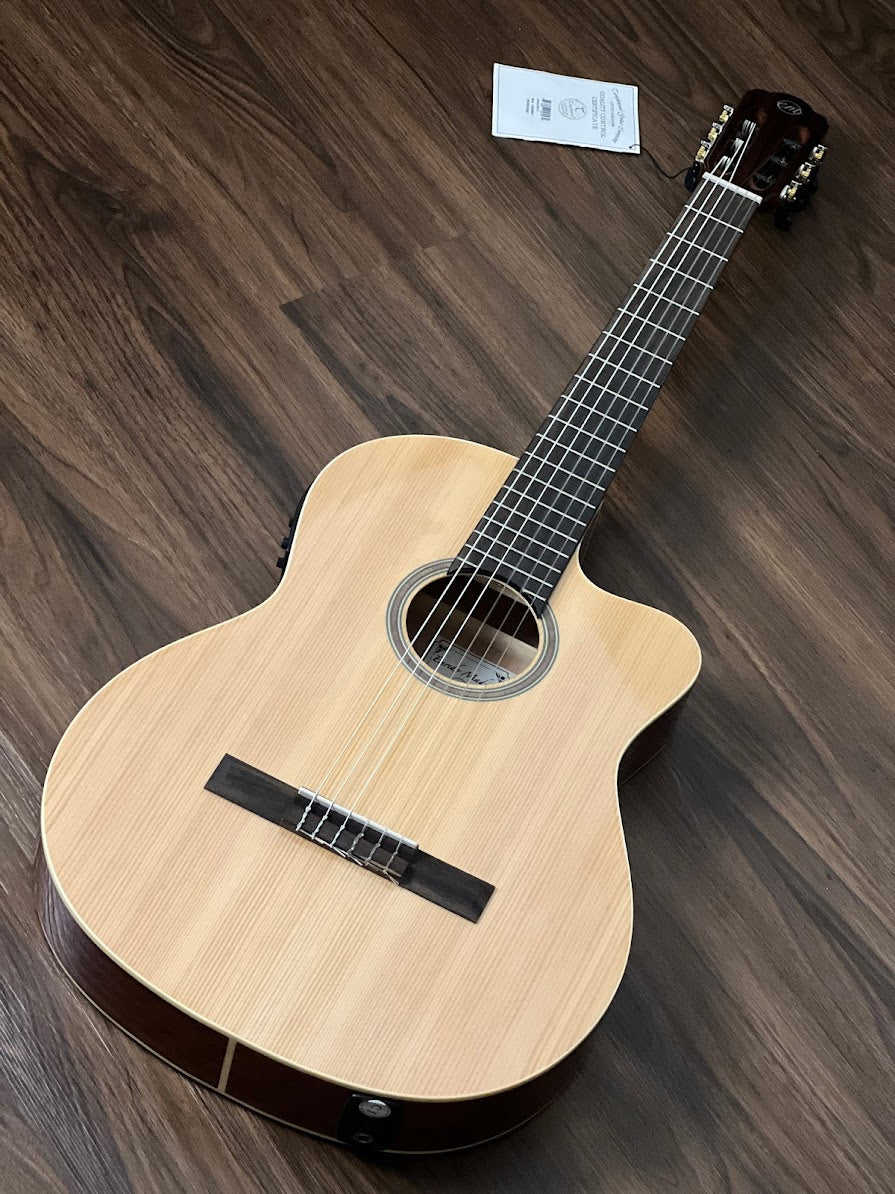 Tanglewood EM DC2 Thinline Nylon with Preamp in Natural