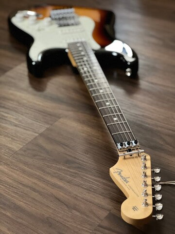 Fender Japan Limited Edition Stratocaster Floyd Rose พร้อม RW FB ใน 3-Tone Sunburst