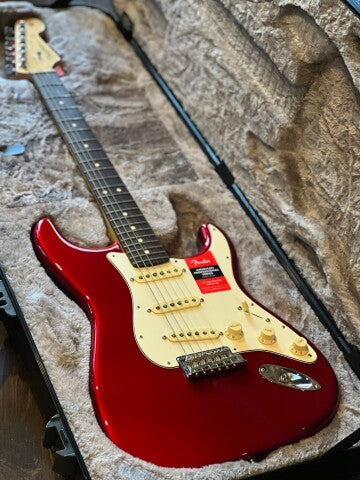 Fender American Professional Stratocaster with RW FB in Candy Apple Red