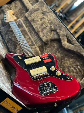 Fender American Professional Jazzmaster with RW FB in Candy Apple Red