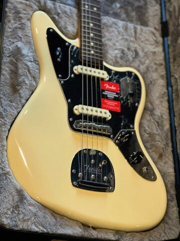 Fender American Professional Jaguar พร้อม RW FB สี Olympic White