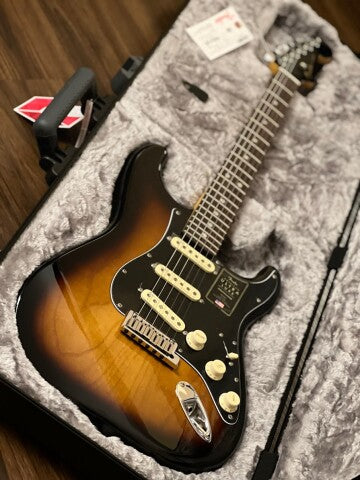 Fender - American Ultra Luxe Stratocaster 2-Color Sunburst - 0118062703 :  Nantel Musique