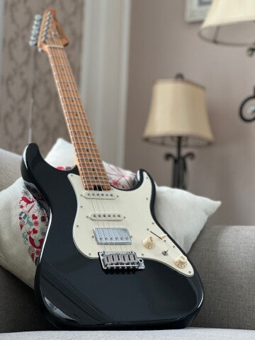 Soloking MS-11 Classic MKII with Roasted Maple FB in Ink Black