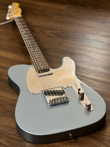 Fender Chrissie Hynde Telecaster with Rosewood FB in Ice Blue Metallic