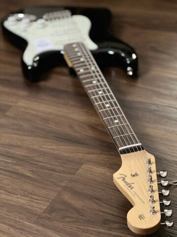Fender Japan Traditional II 60s Stratocaster พร้อม RW FB สีดำ