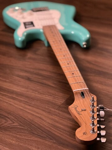 Fender FSR Player Stratocaster พร้อม Roasted Maple FB ใน Sea Foam Green