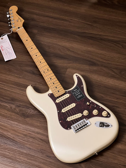 Fender Player Plus Stratocaster with Maple FB in Olympic Pearl