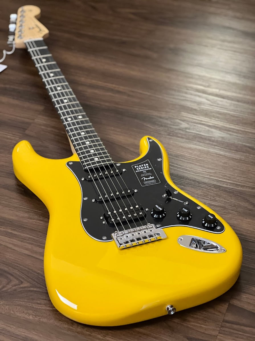 Fender Limited Edition Player HSS Stratocaster พร้อม Ebony FB ในสีเหลืองนีออน