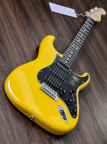 Fender Limited Edition Player HSS Stratocaster พร้อม Ebony FB ในสีเหลืองนีออน