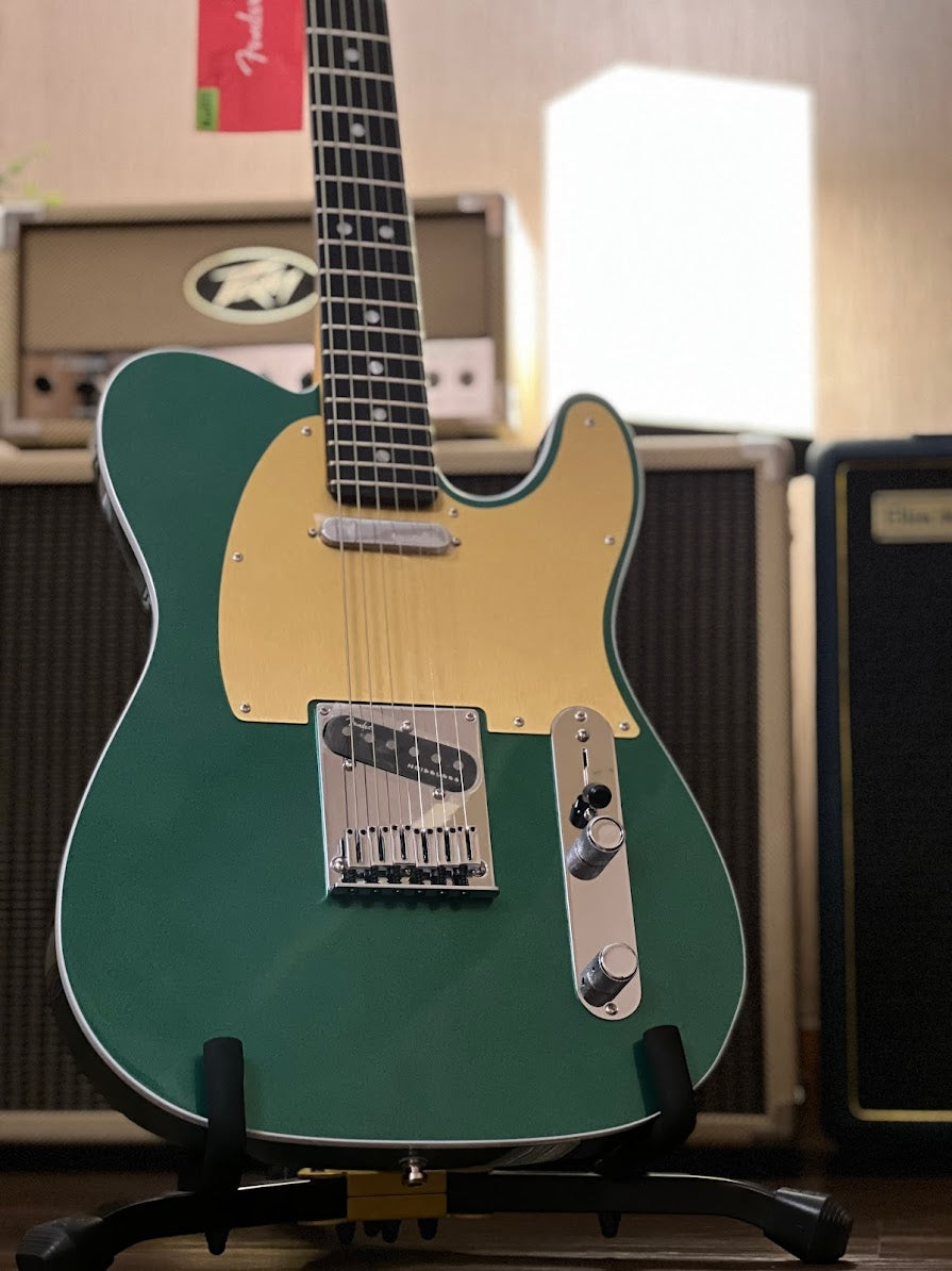 Fender Limited Edition American Ultra Telecaster with Ebony FB in Mystic Pine