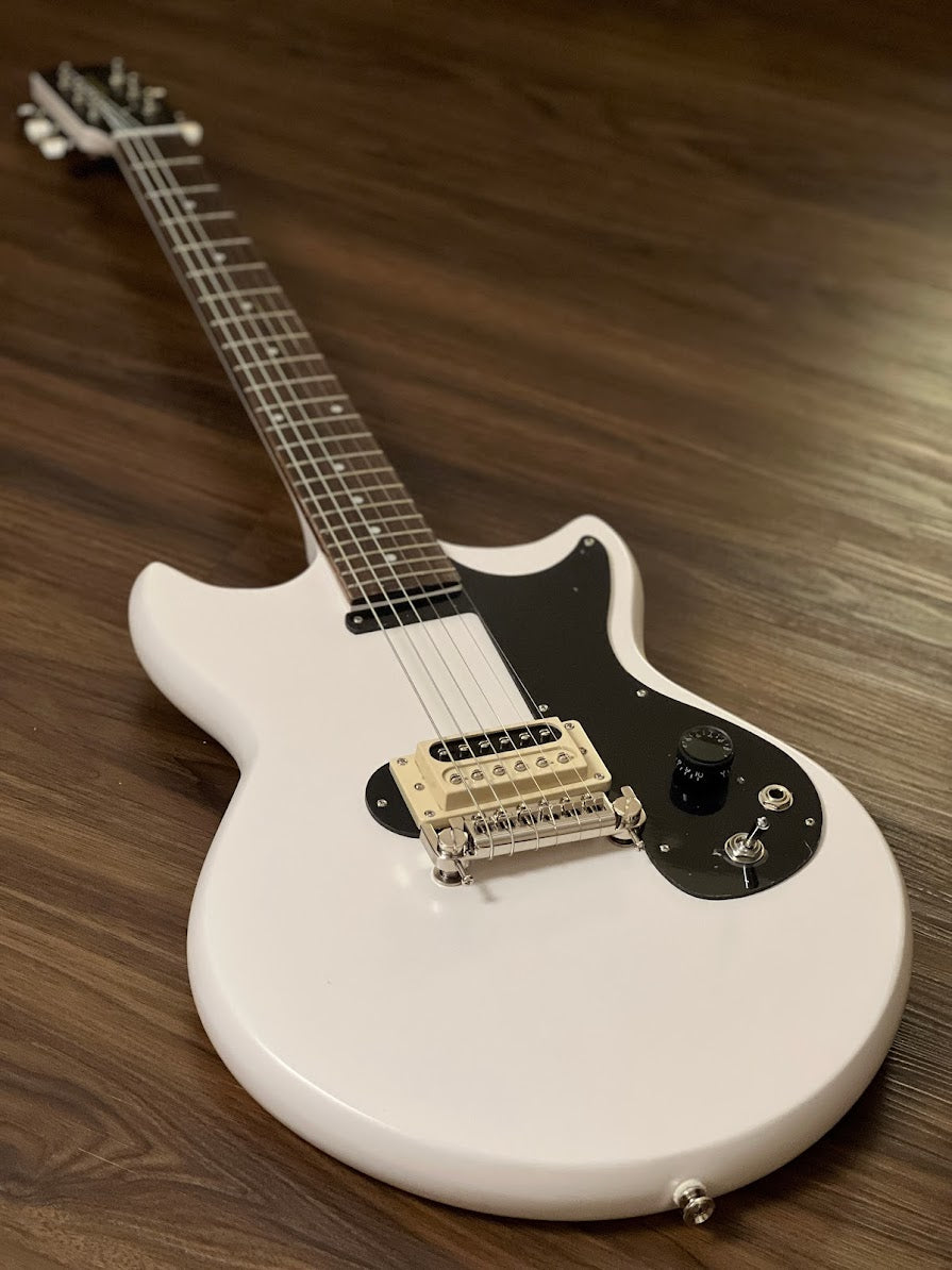 Epiphone Limited-edition Joan Jett Olympic Special in Aged Classic White