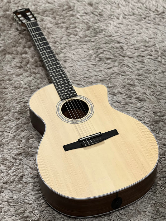 Taylor 214ce-N Grand Auditorium Nylon String Acoustic Electric with Bag