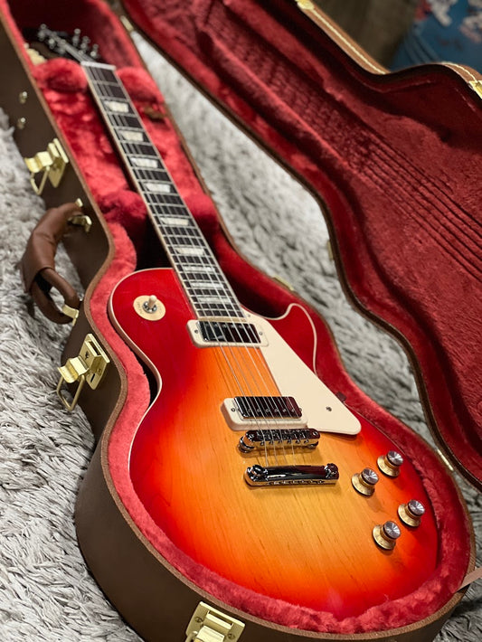 Gibson Les Paul Deluxe 70s in 70s Cherry Sunburst