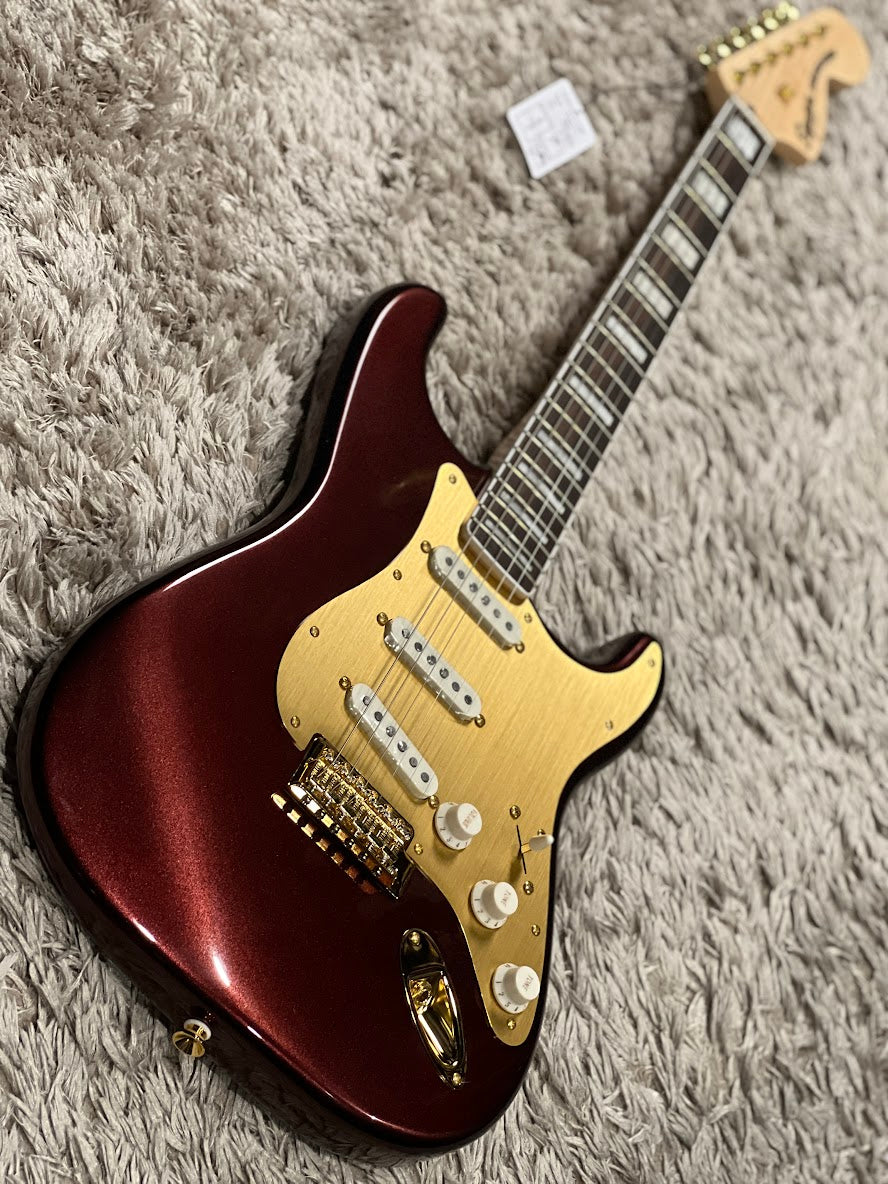 Squier 40th Anniversary Gold Edition Stratocaster in Ruby Red Metallic