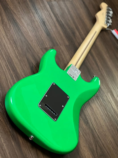 Fender Limited Edition Player Stratocaster พร้อม Ebony FB ในสีเขียวนีออน