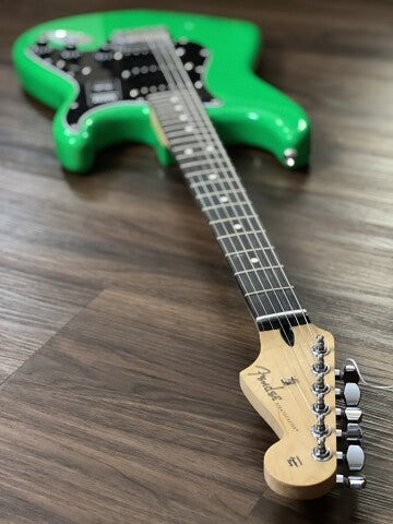 Fender Limited Edition Player Stratocaster พร้อม Ebony FB ในสีเขียวนีออน