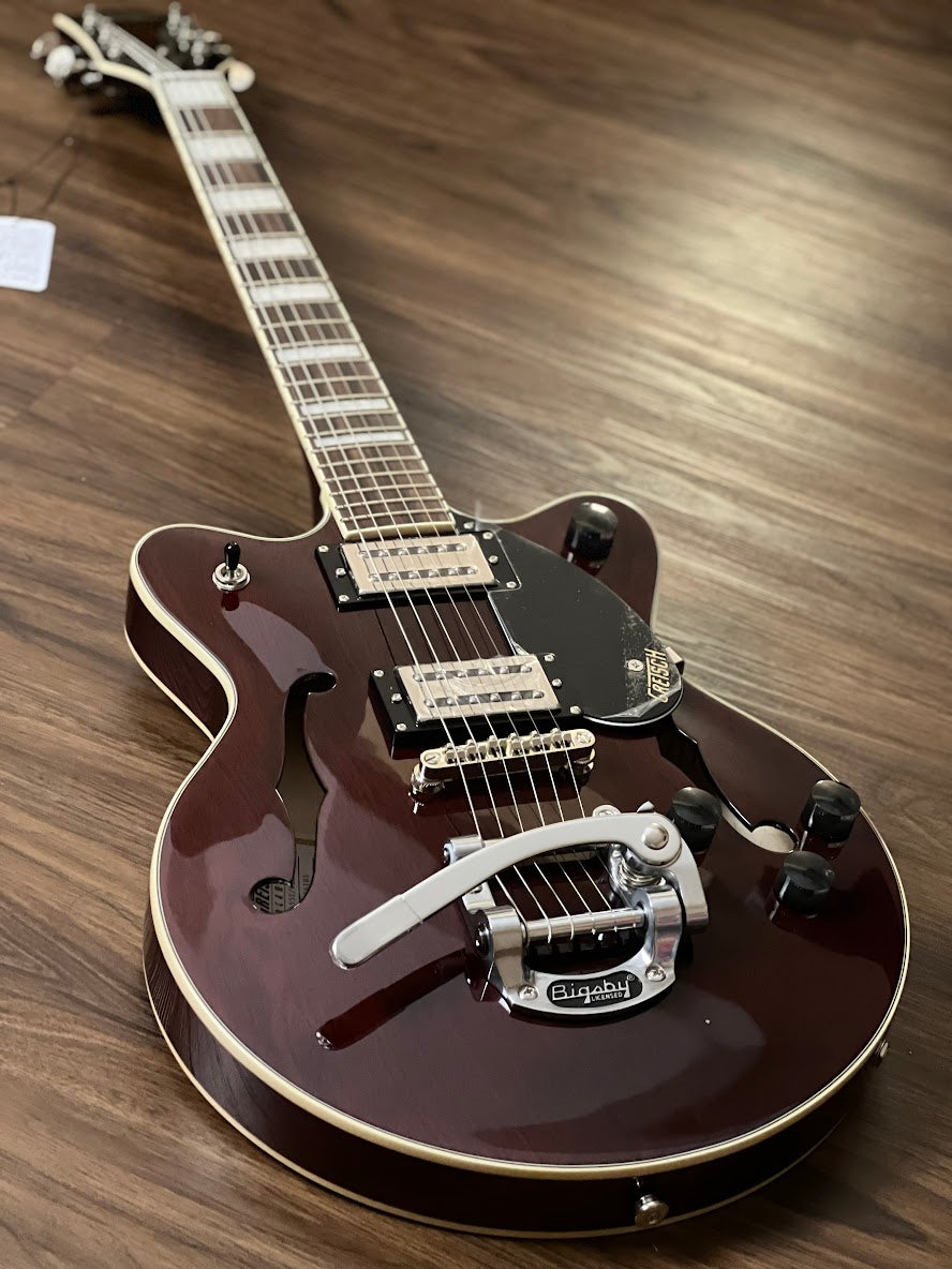 Gretsch G2655T Streamliner Centre Block Jr Double-Cut with Bigsby in Walnut Stain