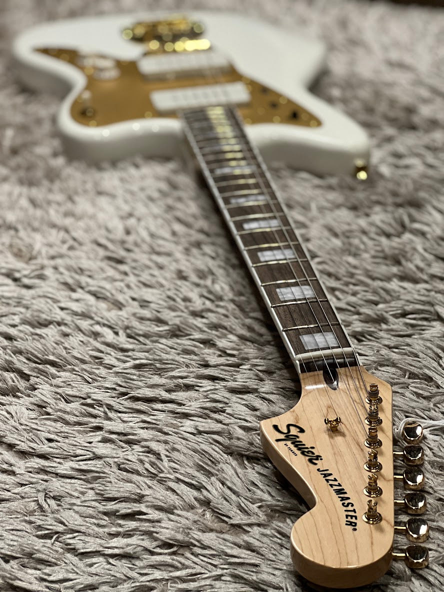Squier 40th Anniversary Gold Edition Jazzmaster in Olympic White