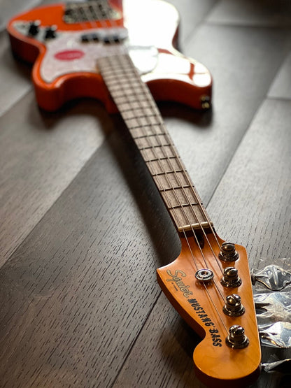 Squier FSR Classic Vibe 60s Competition Mustang Bass with Dakota Red Stripes in Capri Orange