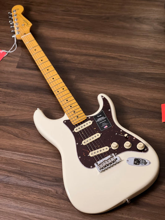 Fender American Professional II Stratocaster สี Olympic White พร้อมฟิงเกอร์บอร์ดไม้เมเปิ้ล