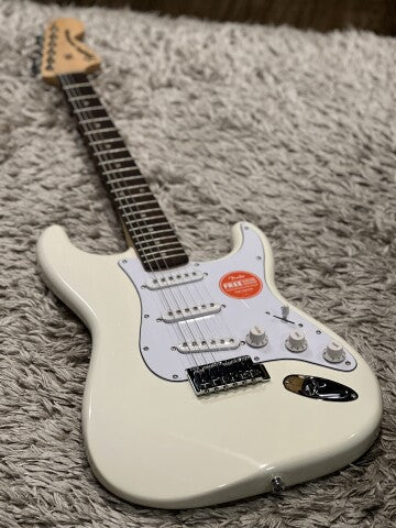 Squier FSR Affinity Series Stratocaster with Laurel FB In Olympic White