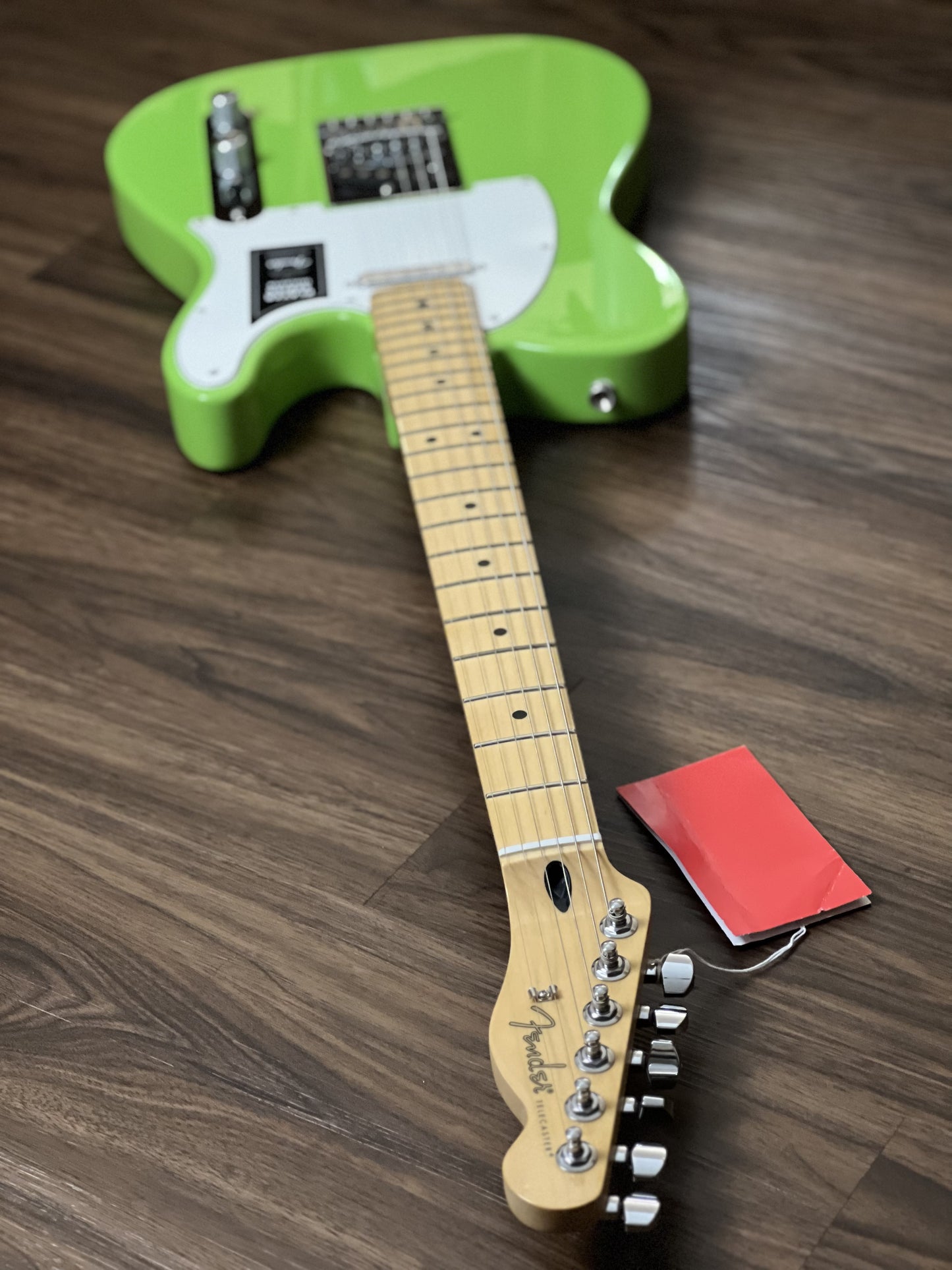 Fender Limited Edition Player Telecaster พร้อม Maple FB ใน Electron Green