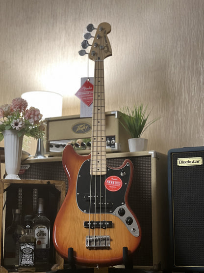 Fender Player Mustang PJ Bass with Maple FB in Sienna Sunburst