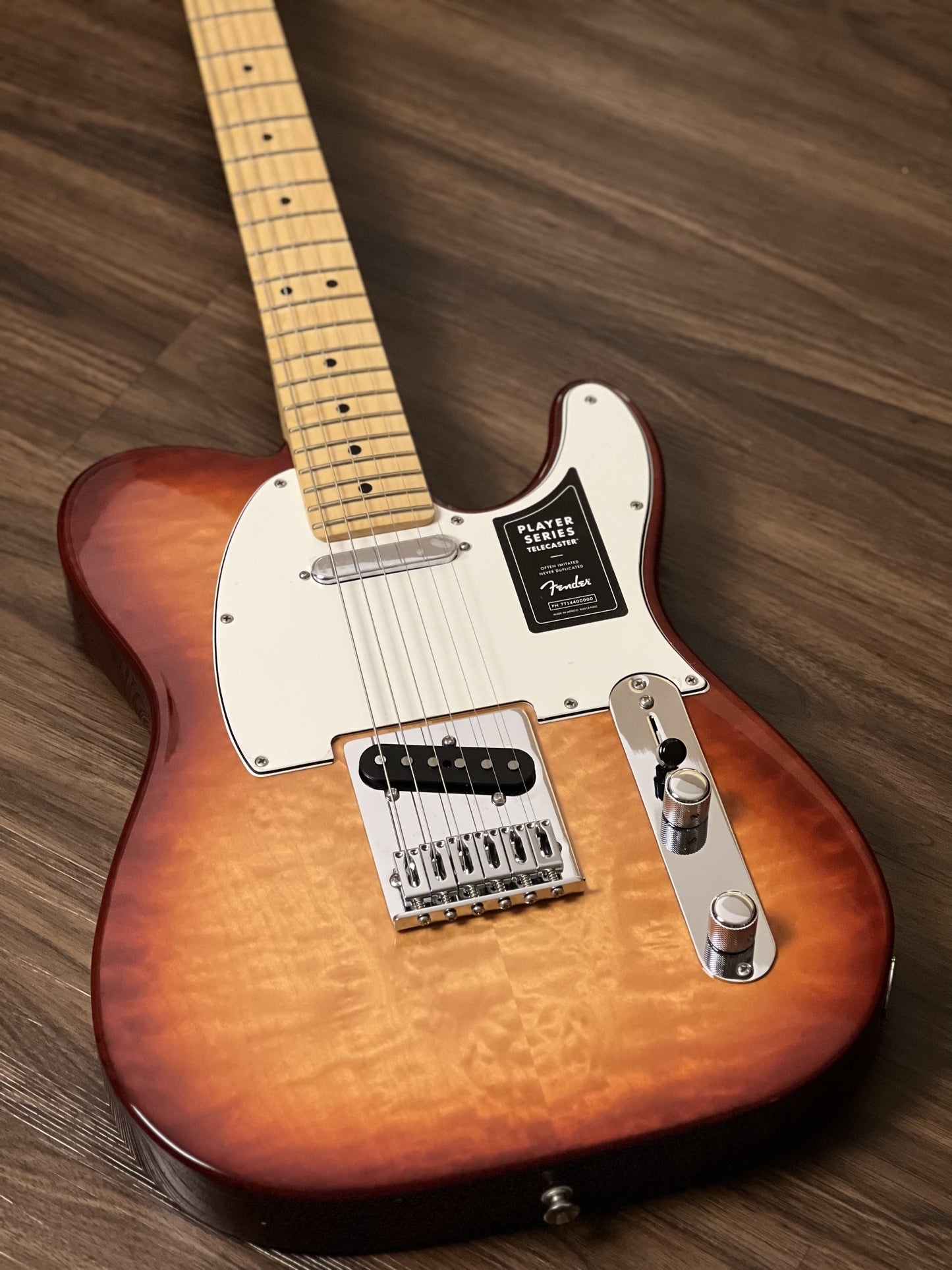 Fender Limited Edition Player Plus Top Telecaster พร้อม Maple FB สี Sienna Sunburst