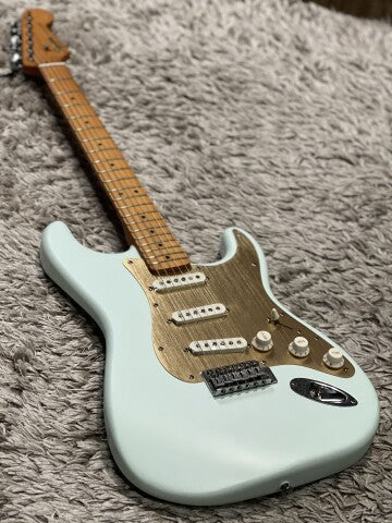 Squier 40th Anniversary Vintage Edition Stratocaster Maple FB สี Satin Sonic Blue