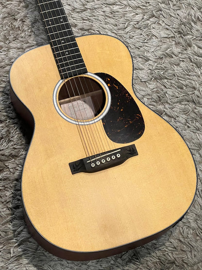 Martin 000JR-10E Shawn Mendes Signature Acoustic electric Guitar in Natural