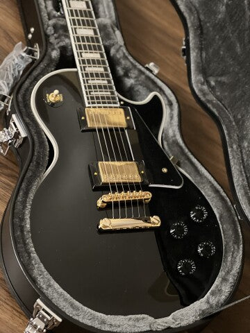 Epiphone Les Paul Custom Outfit Inspired by Gibson in Ebony with Case