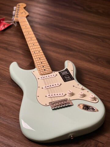 Fender Limited Edition Player Stratocaster with Maple FB in Surf Green