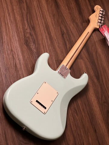 Fender Limited Edition Player Stratocaster with Maple FB in Surf Green