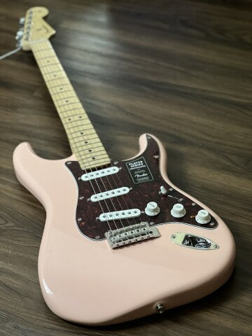 Fender Limited Edition Player Stratocaster พร้อม Maple FB ใน Shell Pink
