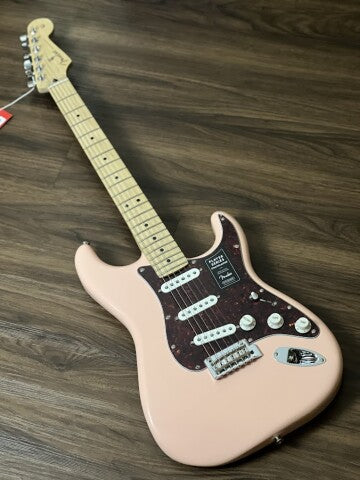 Fender Limited Edition Player Stratocaster พร้อม Maple FB ใน Shell Pink