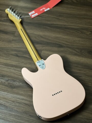 Fender Limited Edition Vintera 70s Telecaster Thinline in Shell Pink