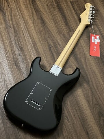 Fender Limited Edition Player Stratocaster HSS with Maple FB in Black