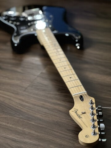 Fender Limited Edition Player Stratocaster HSS with Maple FB in Black
