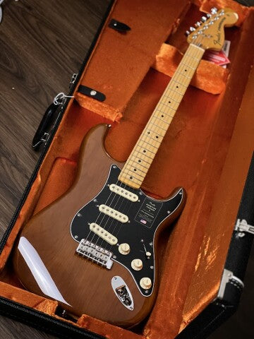 Fender American Vintage II 73 Stratocaster พร้อม Maple FB สี Mocha 