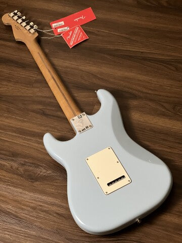 Fender Limited Edition Player Stratocaster พร้อม Roasted Maple FB สี Sonic Blue