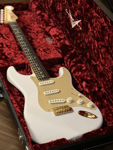 Fender Custom Shop Limited Edition 75th Anniversary Stratocaster NOS สี Diamond White Pearl