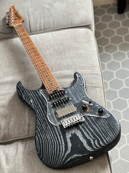 Soloking MS-1 AT Akbar Tsai Signature Series ใน Driftwood Black พร้อมซับในสีเงิน