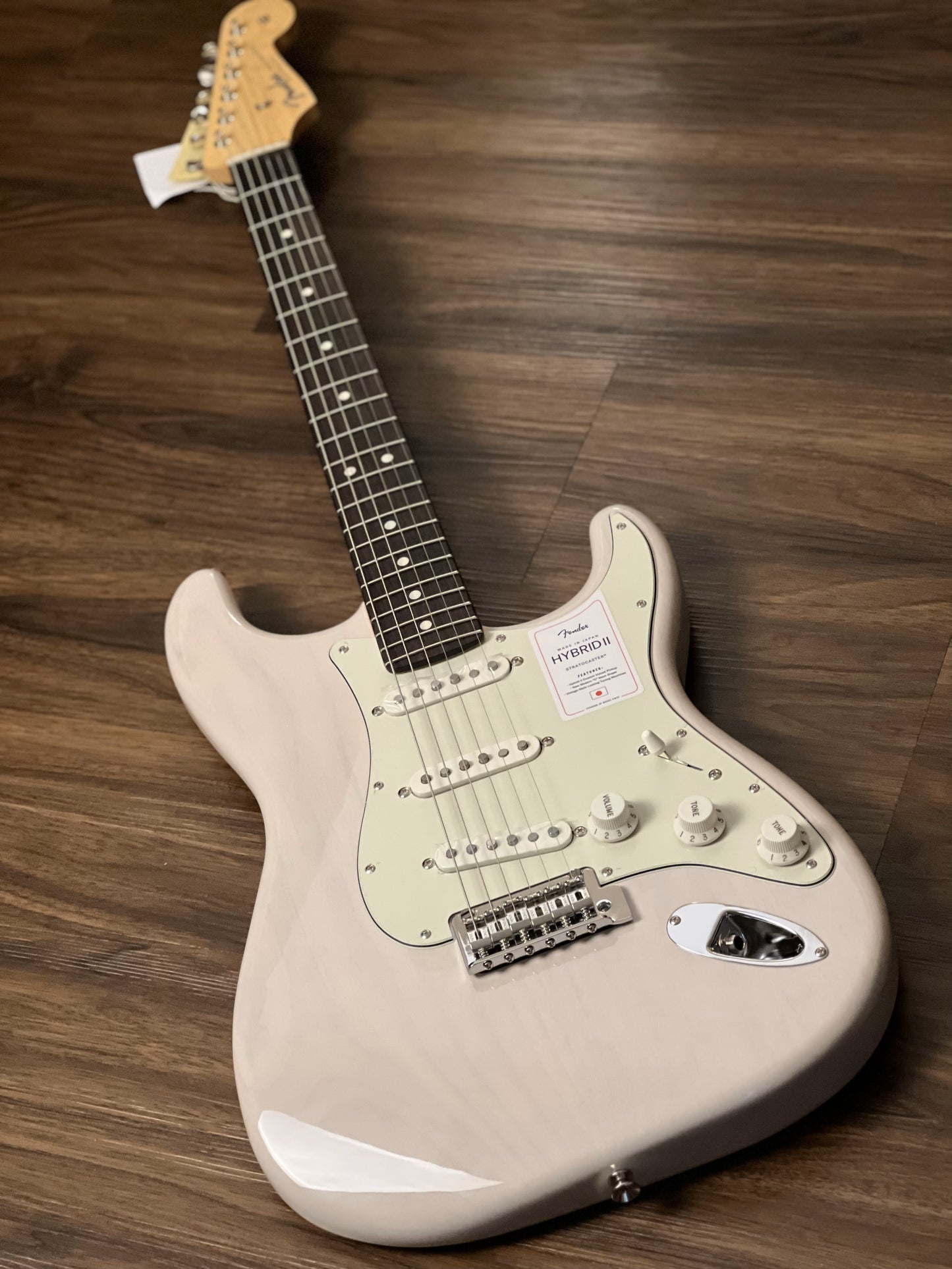 Fender Japan Hybrid II Stratocaster with RW FB in US Blonde