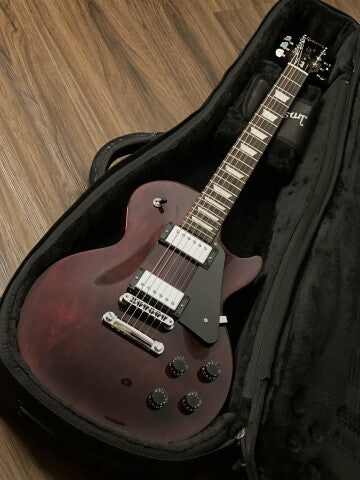 Gibson Les Paul Studio in Wine Red