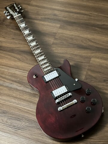 Gibson Les Paul Studio in Wine Red