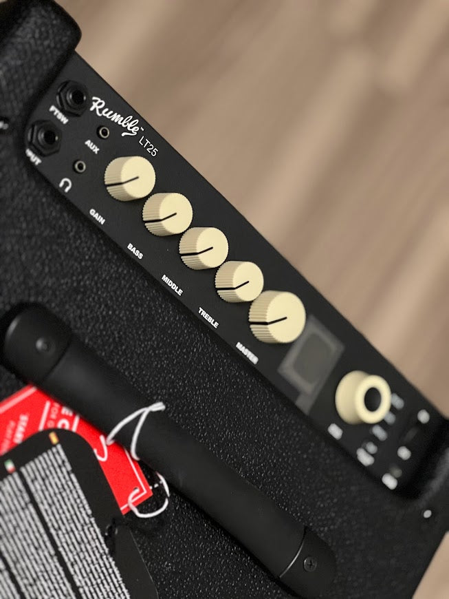 Fender Rumble LT25 Bass Guitar Combo Amplifier