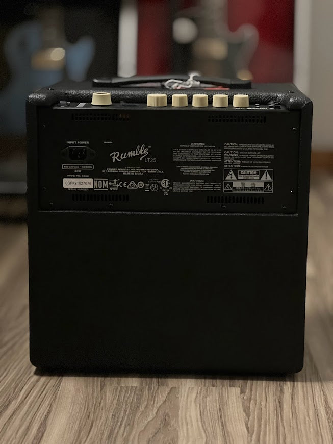 Fender Rumble LT25 แอมป์กีตาร์เบสคอมโบ